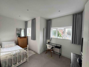 Cosy single room with private bathroom